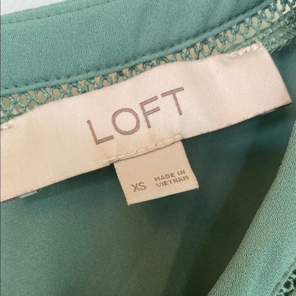 LOFT Green Ruffled Flutter Sleeve Blouse - Picture 2 of 3